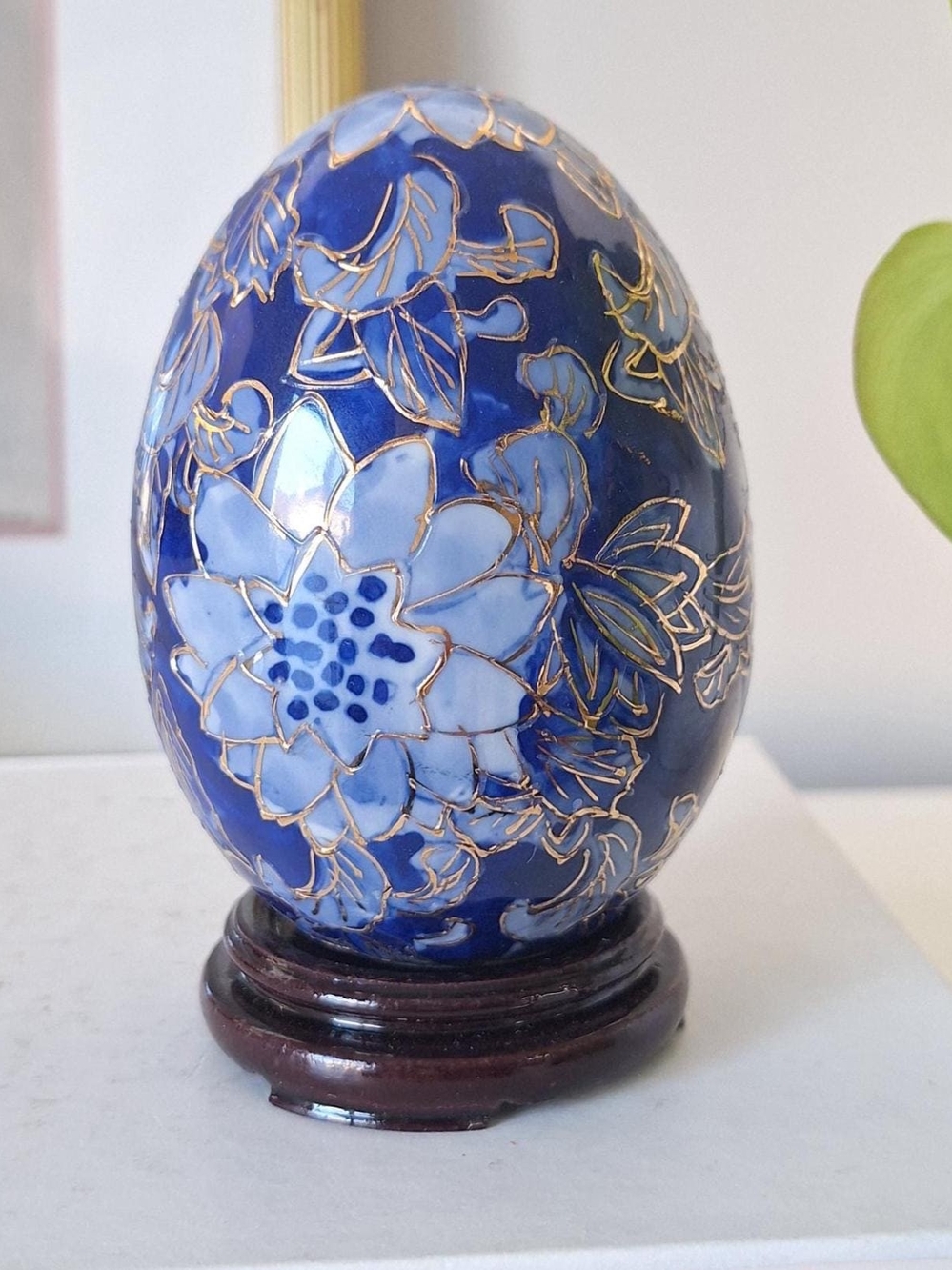 Vintage Chinoiserie Egg Blue & Gold (not brass ) wood stand blue and white style